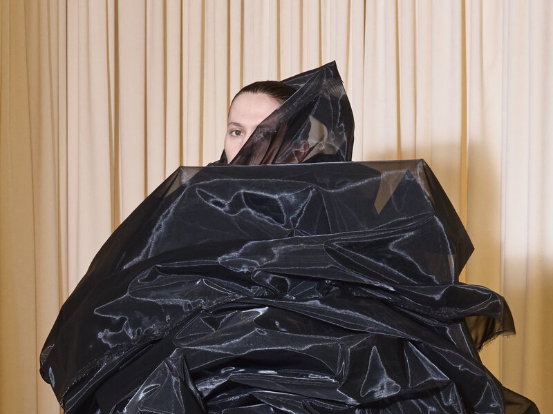 Balenciaga,  Kanye West,  Bianca Censori,  Quynh Anh Shyn,  Chau Bui, anh 1