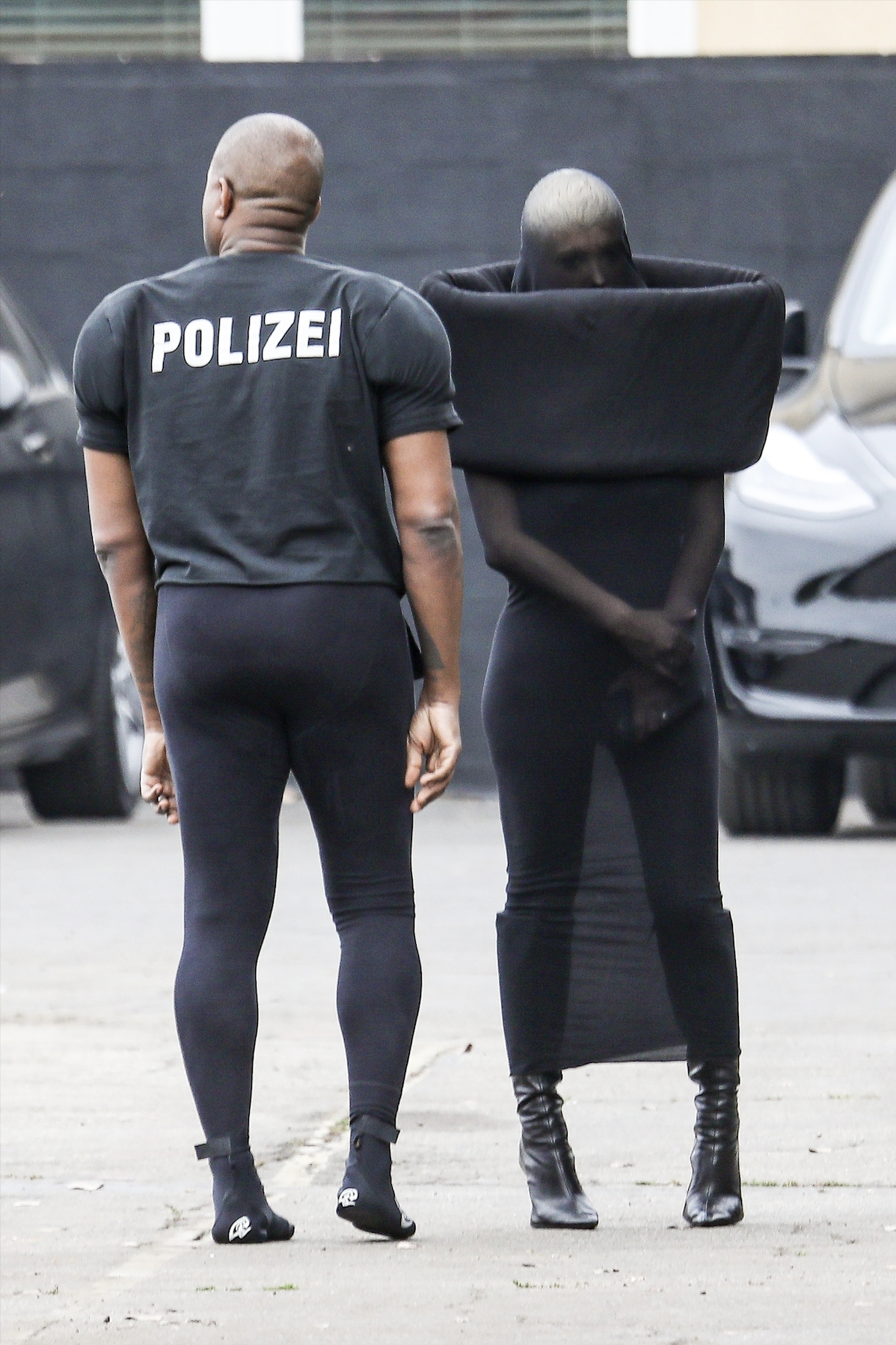 Balenciaga,  Kanye West,  Bianca Censori,  Quynh Anh Shyn,  Chau Bui, anh 3