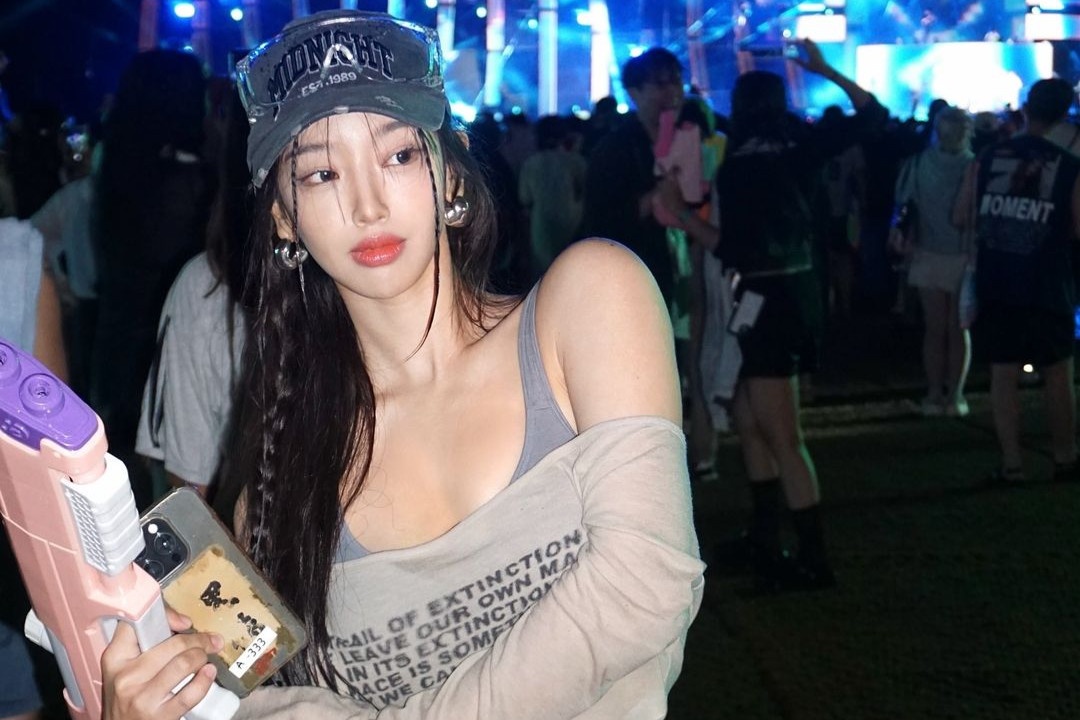 Ao xuyen thau 'lam nong' le hoi nhac nuoc Han Quoc hinh anh