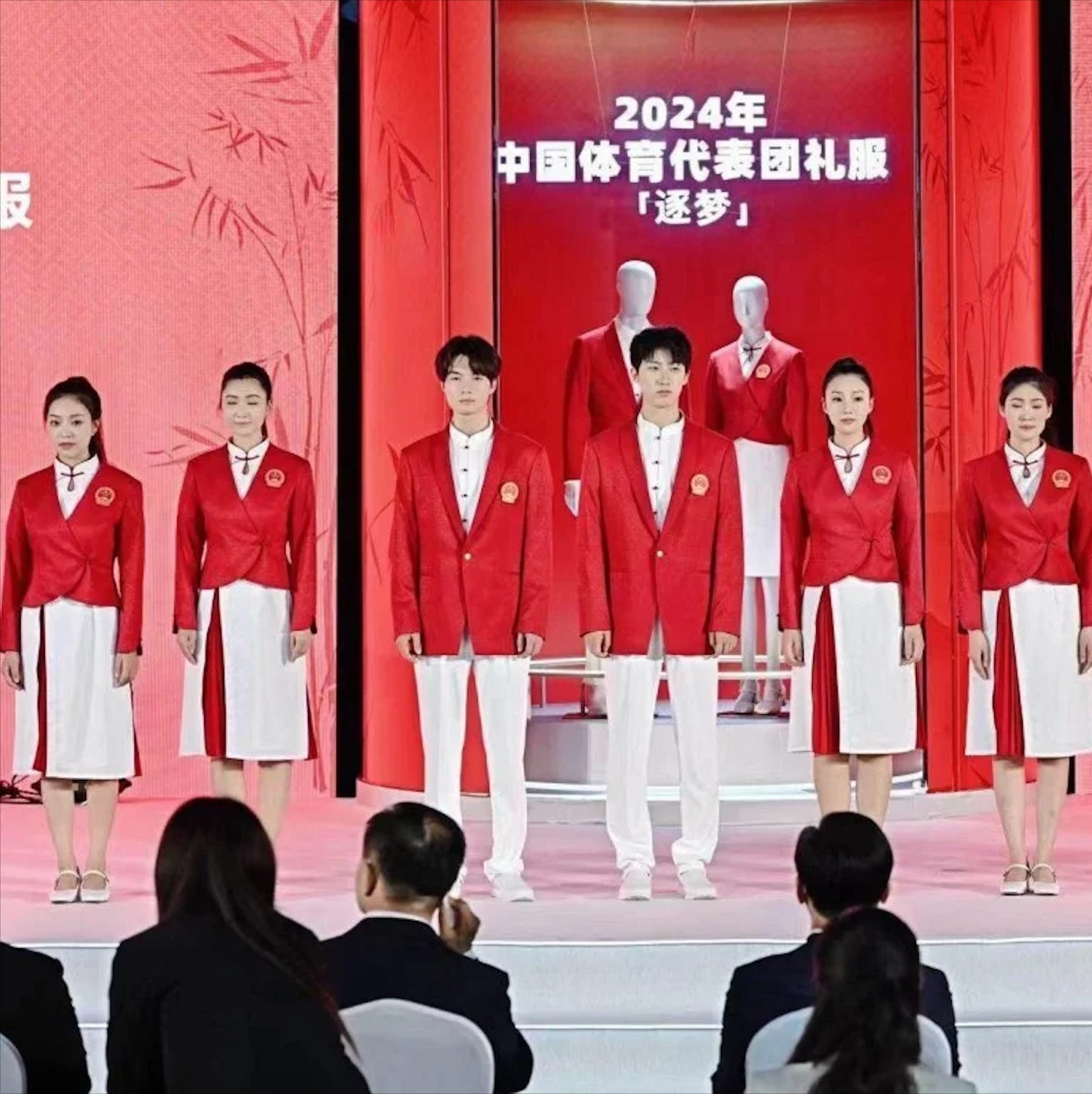 VDV Trung Quoc,  VDV nu,  Olympic Paris,  dong phuc Olympic,  doi tuyen Trung Quoc, the van hoi Olympic Paris anh 1