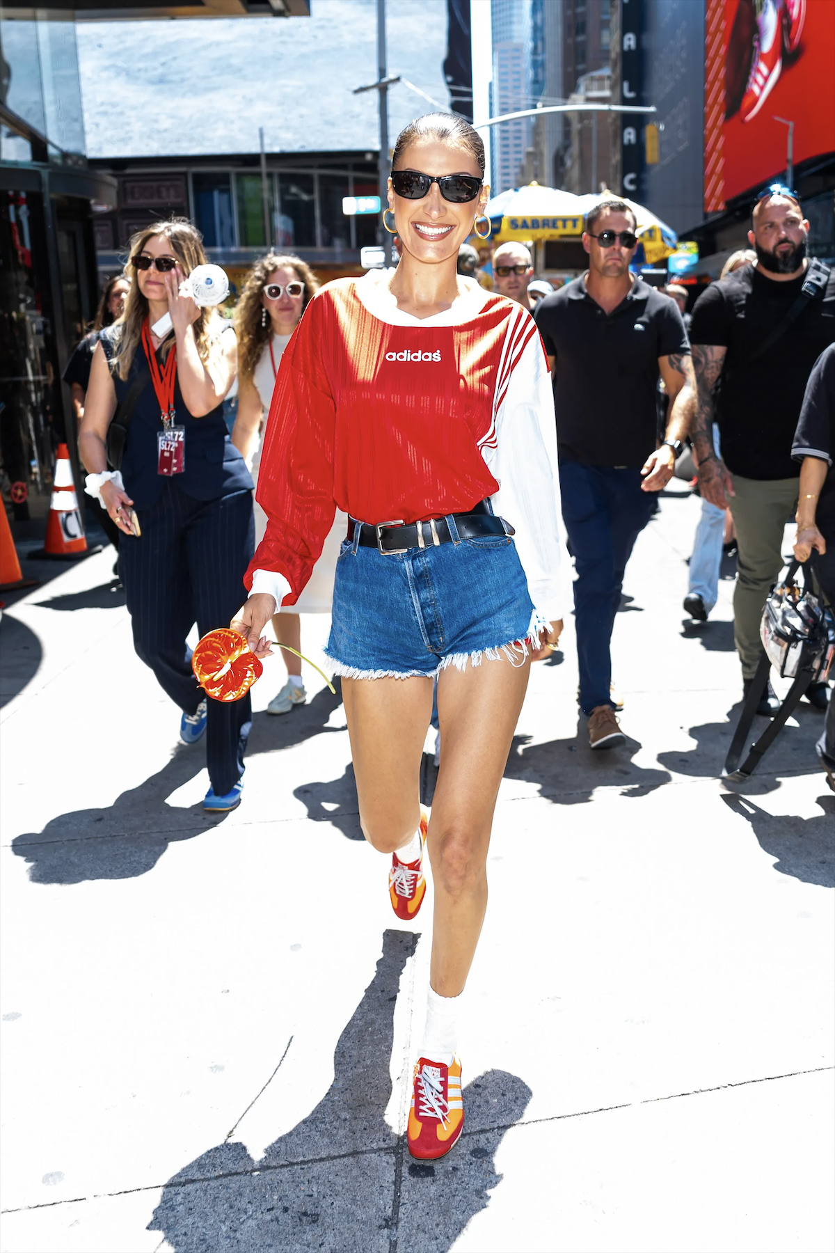 adidas Samba,  SL72 OG,  Bella Hadid,  Bella Hadid kiện adidas,  adidas bị kiện  ảnh 6 adidas Samba,  SL72 OG,  Bella Hadid,  Bella Hadid kien adidas,  adidas bi kien anh 6