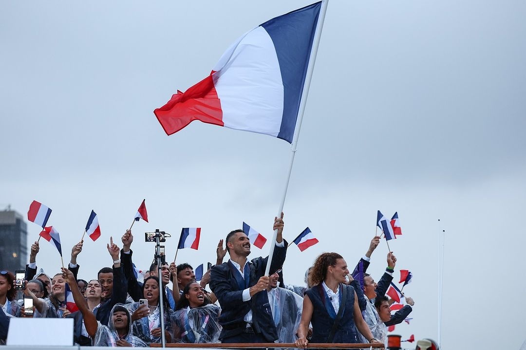 Olympic Việt Nam,  LVMH,  Dior,  Louis Vuitton,  Lady Gaga,  Celine Dion, đoàn thể thao Việt Nam,  khai mạc Olympic ảnh 10 Olympic Viet Nam,  LVMH,  Dior,  Louis Vuitton,  Lady Gaga,  Celine Dion, doan the thao Viet Nam,  khai mac Olympic anh 10