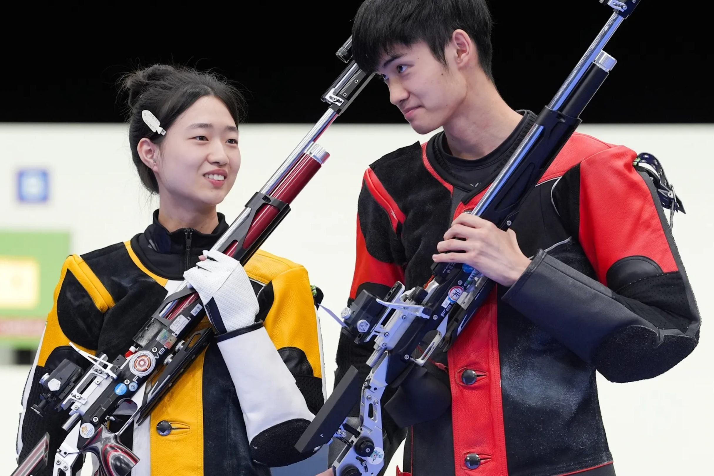 Dong phuc nhu 'Deadpool' cua xa thu Trung Quoc bi chi trich hinh anh