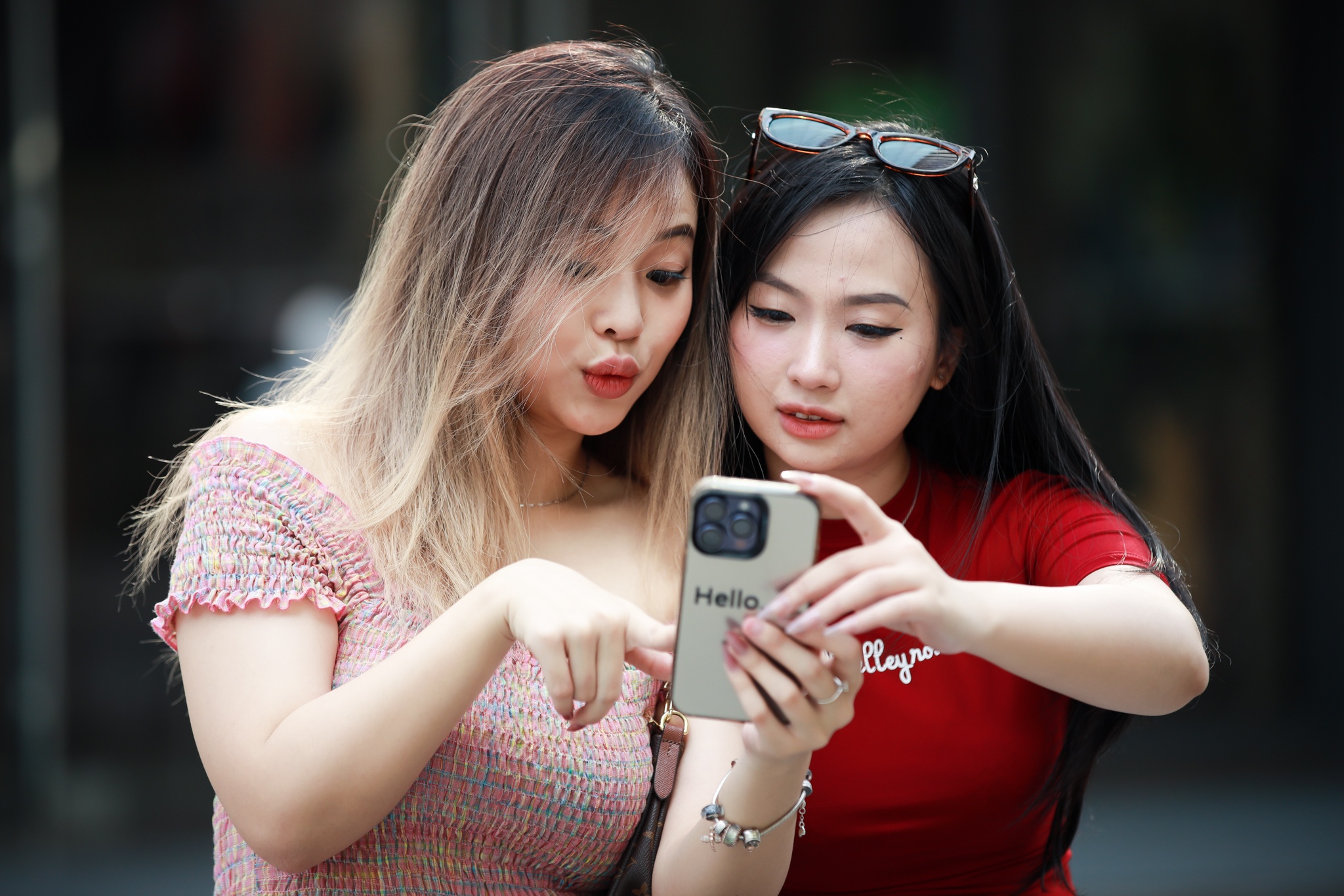 Nhieu nguoi tre Viet khong tim viec lam hinh anh