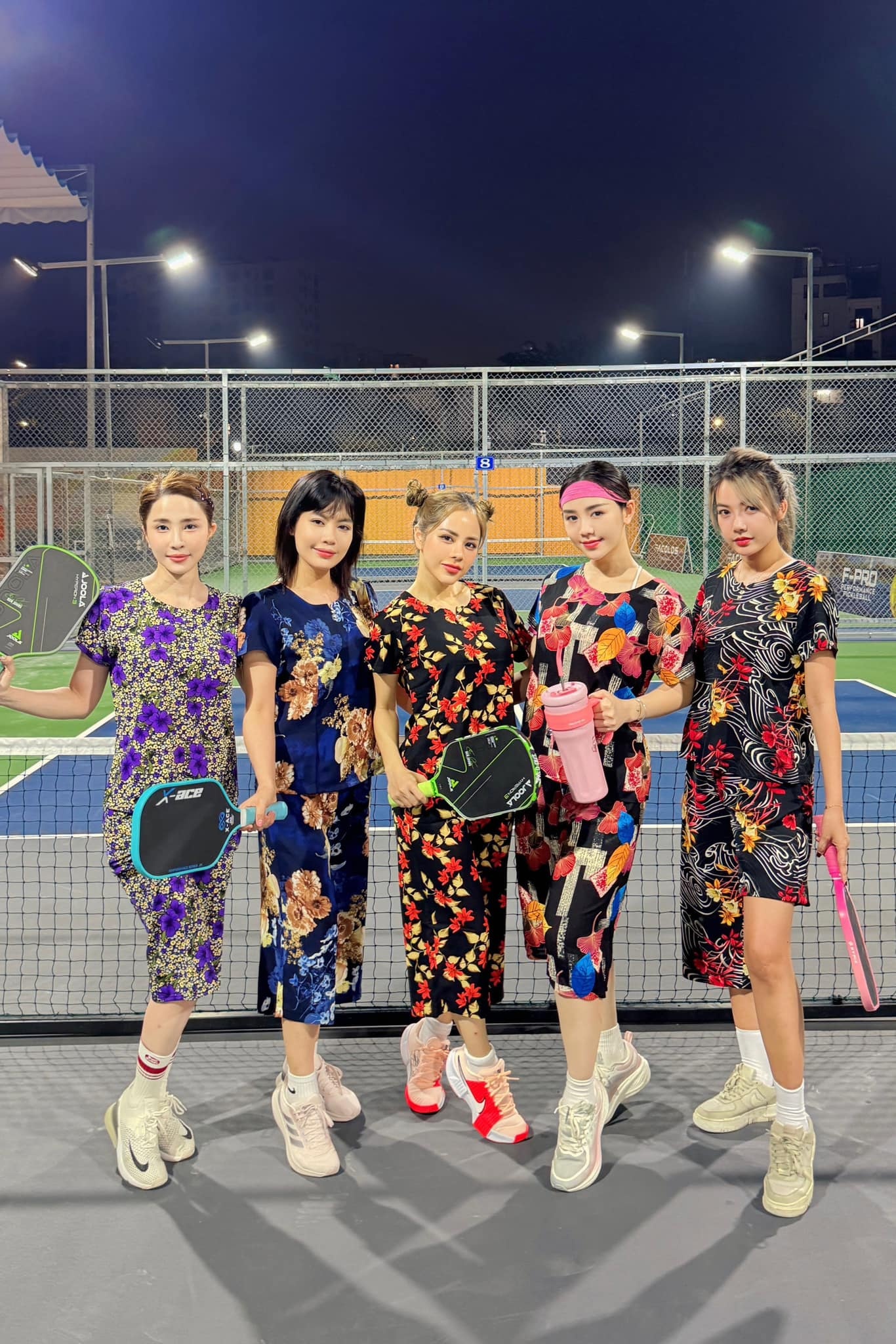 tranh cai pickleball,  quan ao pickleball,  pickleball la gi,  Tram Anh,  Justatee,  Hat Mit,  Quynh Nga,  Quynh Kool,  Bach Lan Phuong,  Phuong Anh Dao anh 6