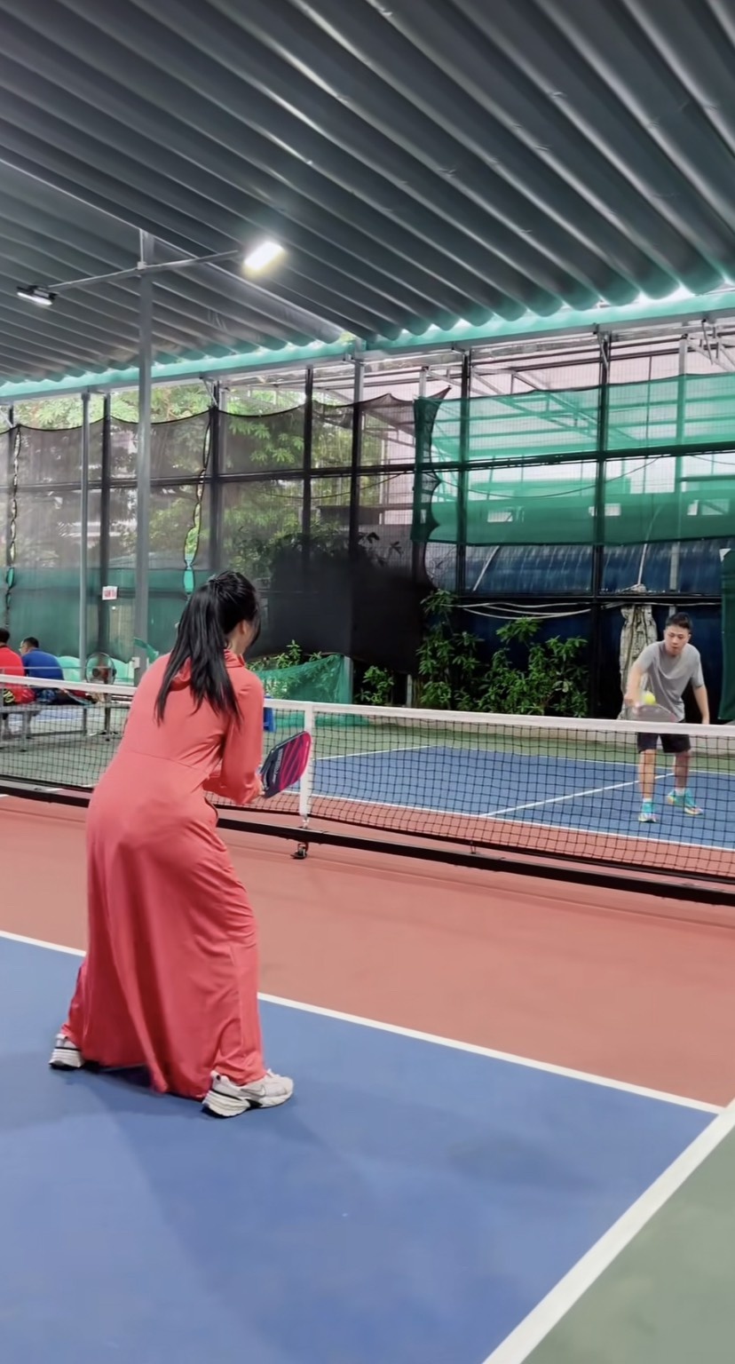 tranh cai pickleball,  quan ao pickleball,  pickleball la gi,  Tram Anh,  Justatee,  Hat Mit,  Quynh Nga,  Quynh Kool,  Bach Lan Phuong,  Phuong Anh Dao anh 7