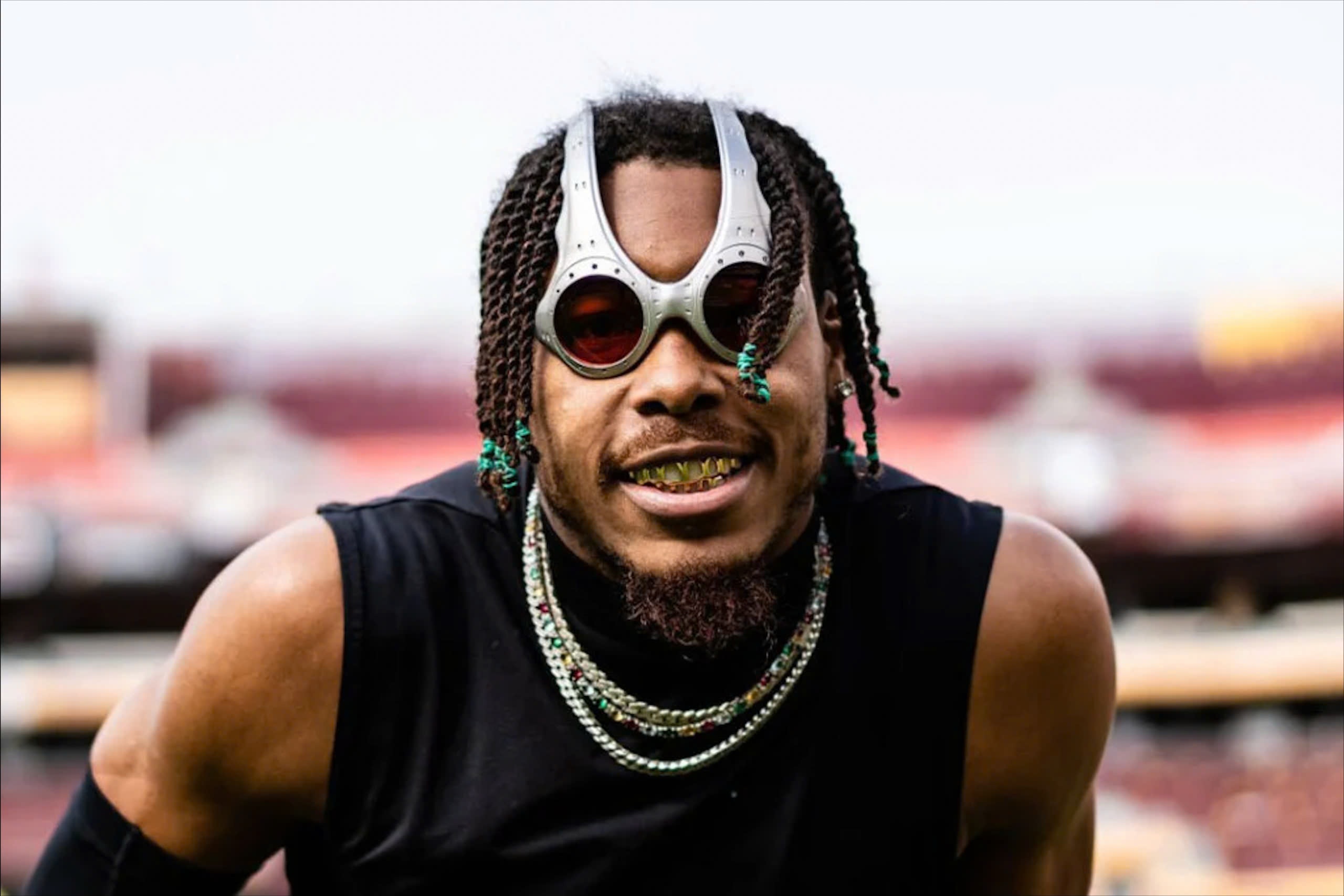 Olympic Paris 2024,  Olympic Sydney 2000,  Julia Fox,  Ato Boldon,  Oakley,  kinh mat tphcm,  kinh mat ha noi anh 4