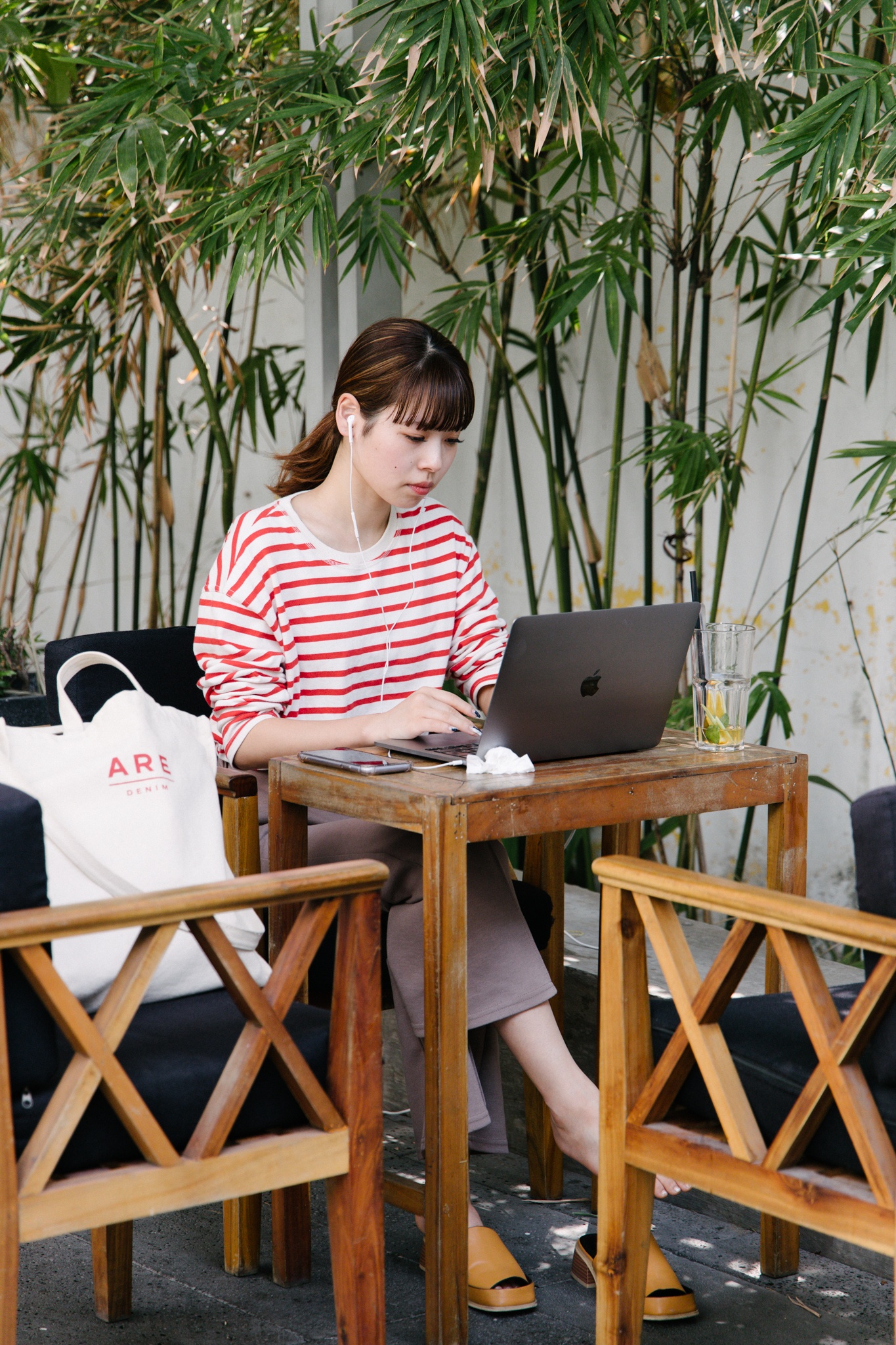 Navigos,  luong thuong,  thu nhap binh quan,  nhan su thanh thi, anh 3