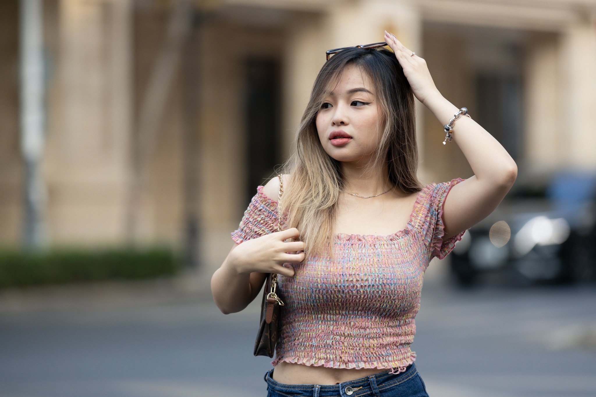 Cu 10 nguoi thi co 4 nguoi doc than o My hinh anh