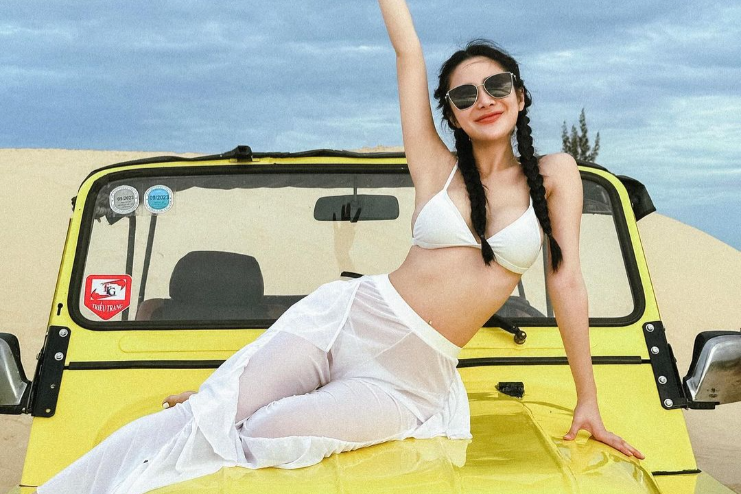 Lot bay ho henh khi theo mot quan xuyen thau hinh anh