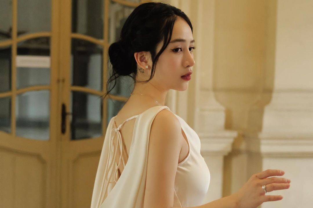 Con gai dai gia Minh Nhua kheo khoe lung tran hinh anh