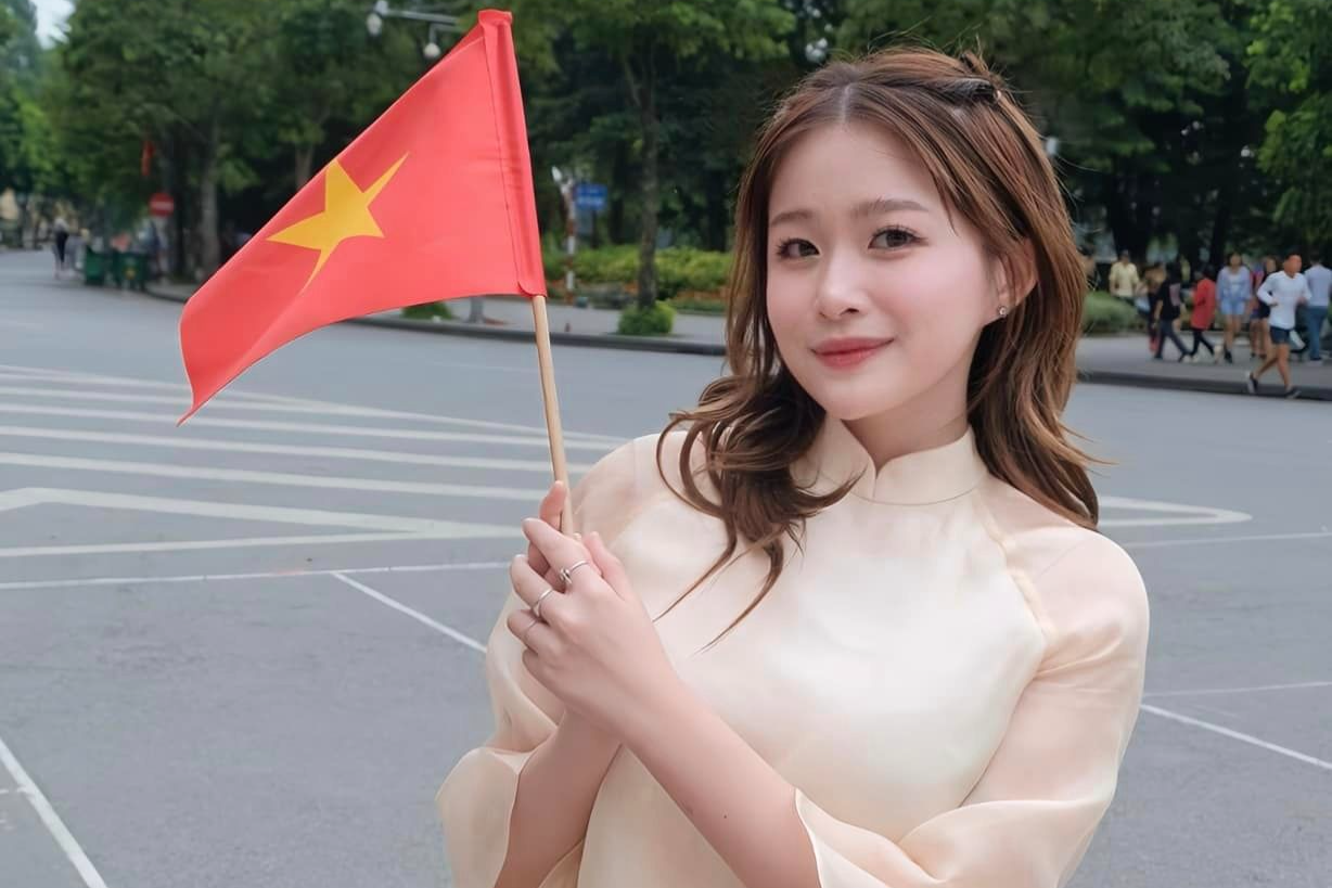 Chao dien ao dai, Khanh Vy doi non la don Quoc khanh 2/9 hinh anh