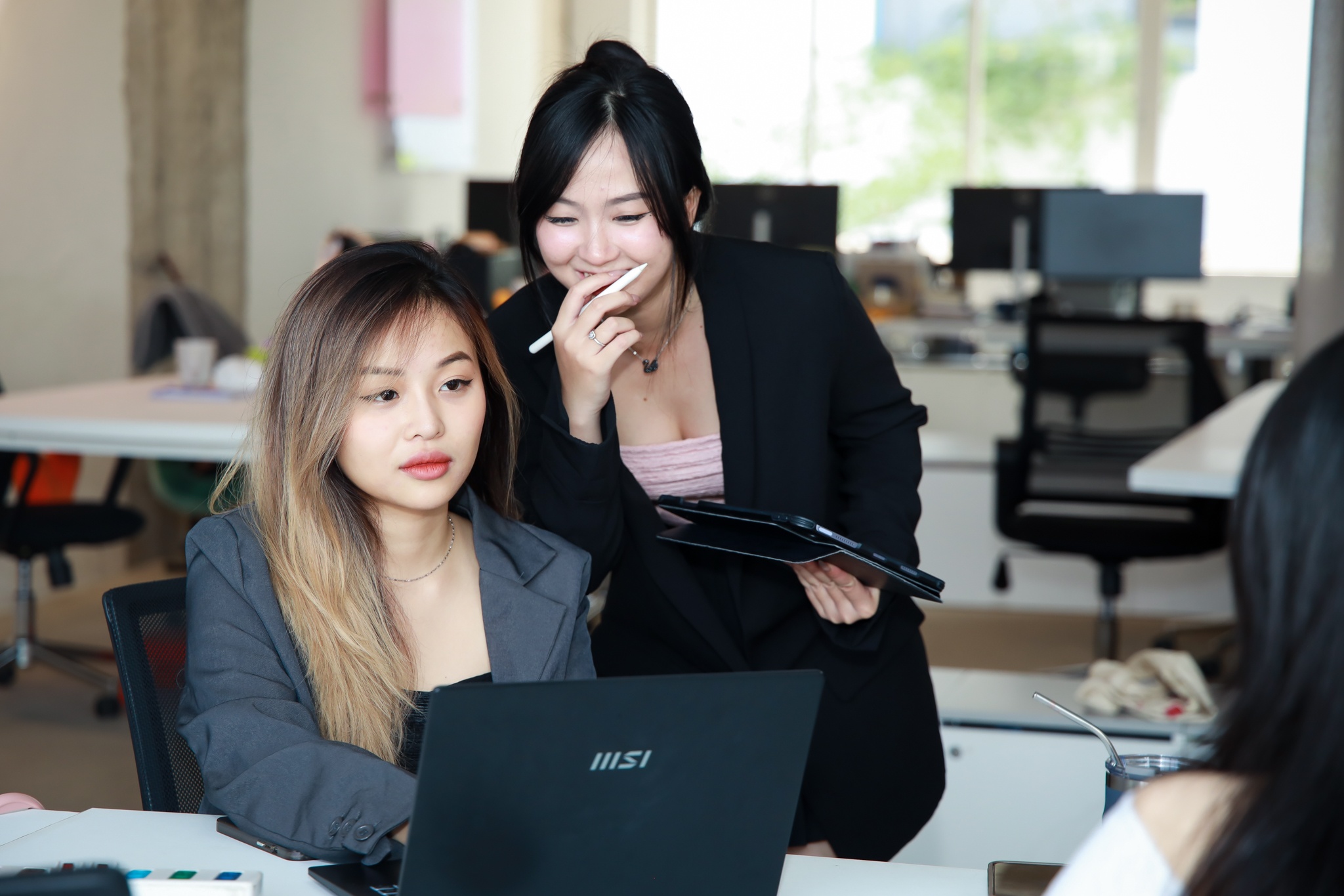 Tuyen dung thu ky khong luong 'tra hinh' thuc tap sinh o TP.HCM hinh anh