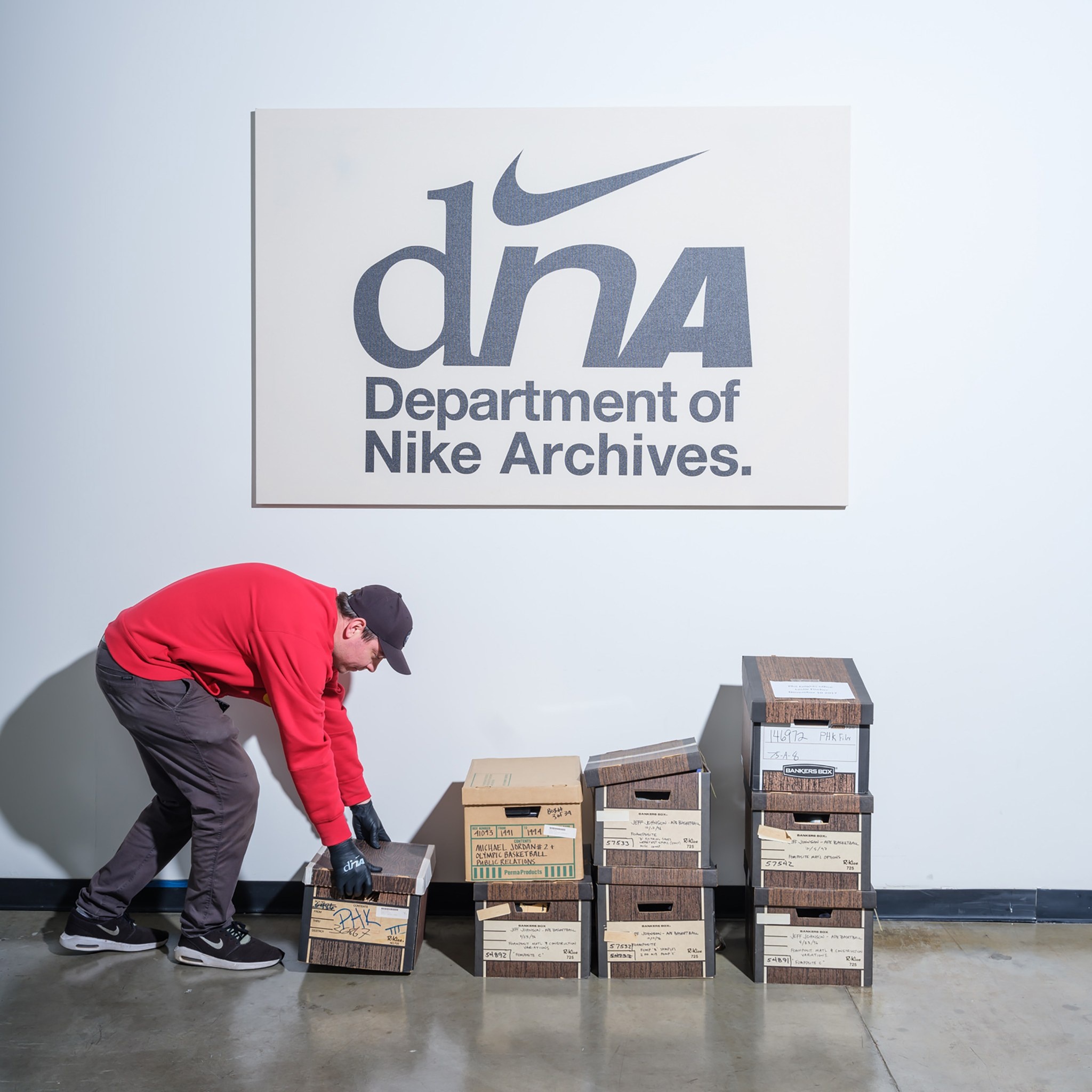 Nike,  Olympic,  Nike Olympic,  trien lam Nike,  Air Jordan,  Air Max,  Nike: Form Follows Motion anh 4