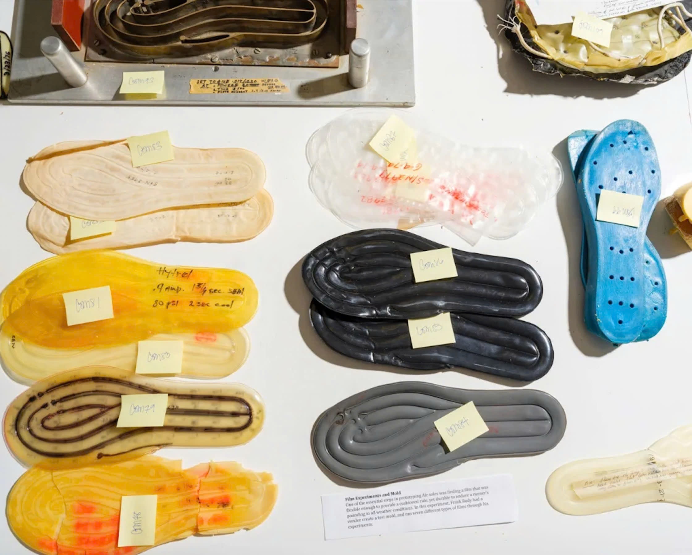 Nike,  Olympic,  Nike Olympic,  trien lam Nike,  Air Jordan,  Air Max,  Nike: Form Follows Motion anh 7