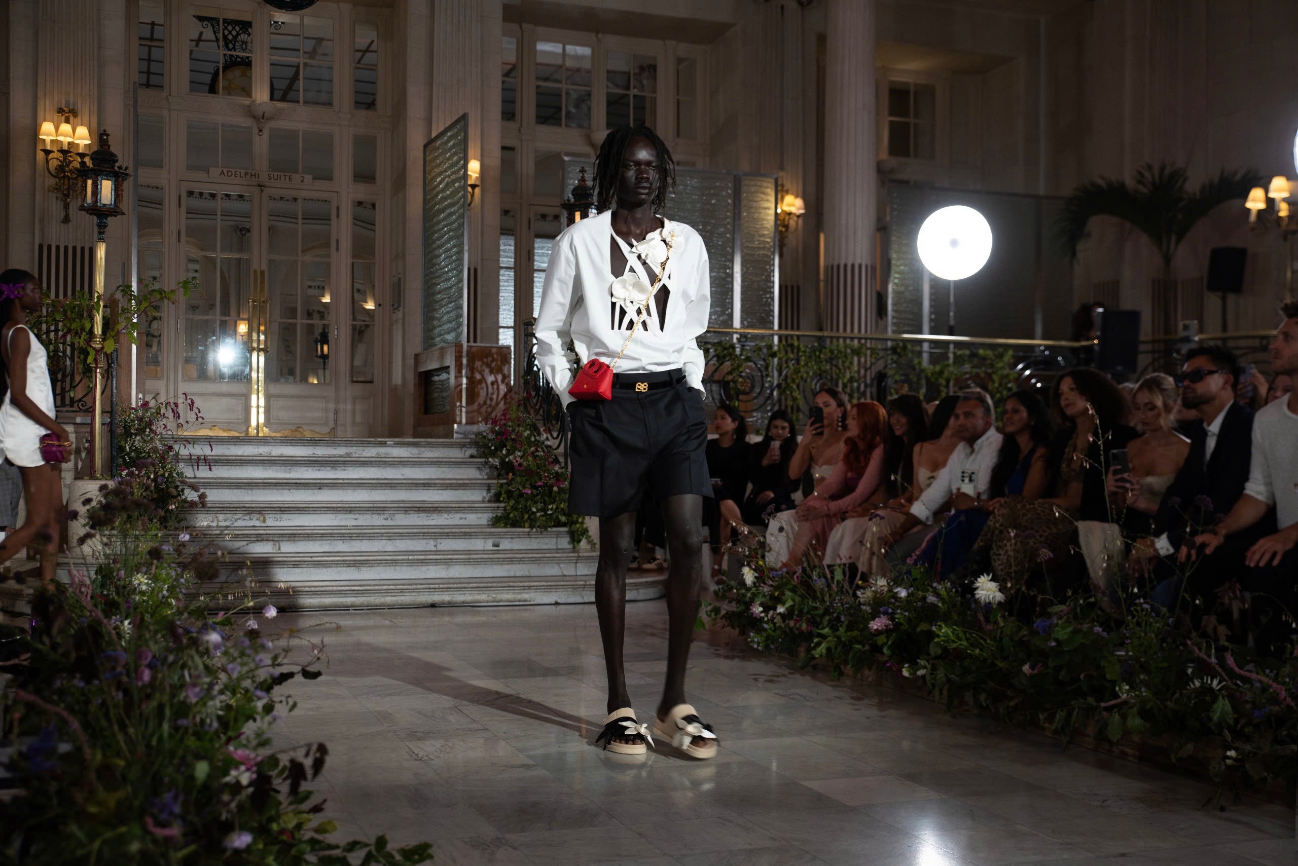 Quynh Anh Shyn,  Tran Hung,  NTK Viet,  Quynh Anh Shyn vedette, tuan le thoi trang london anh 4