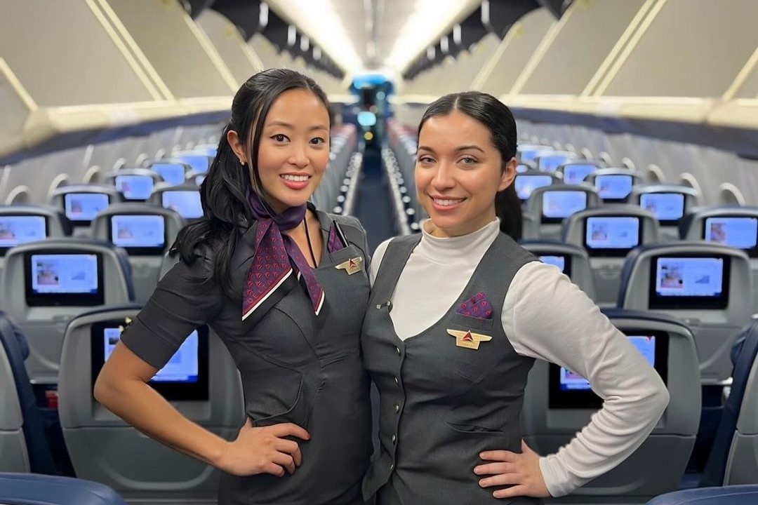 Hang bay My gay xon xao voi quy dinh noi y cho tiep vien hang khong hinh anh