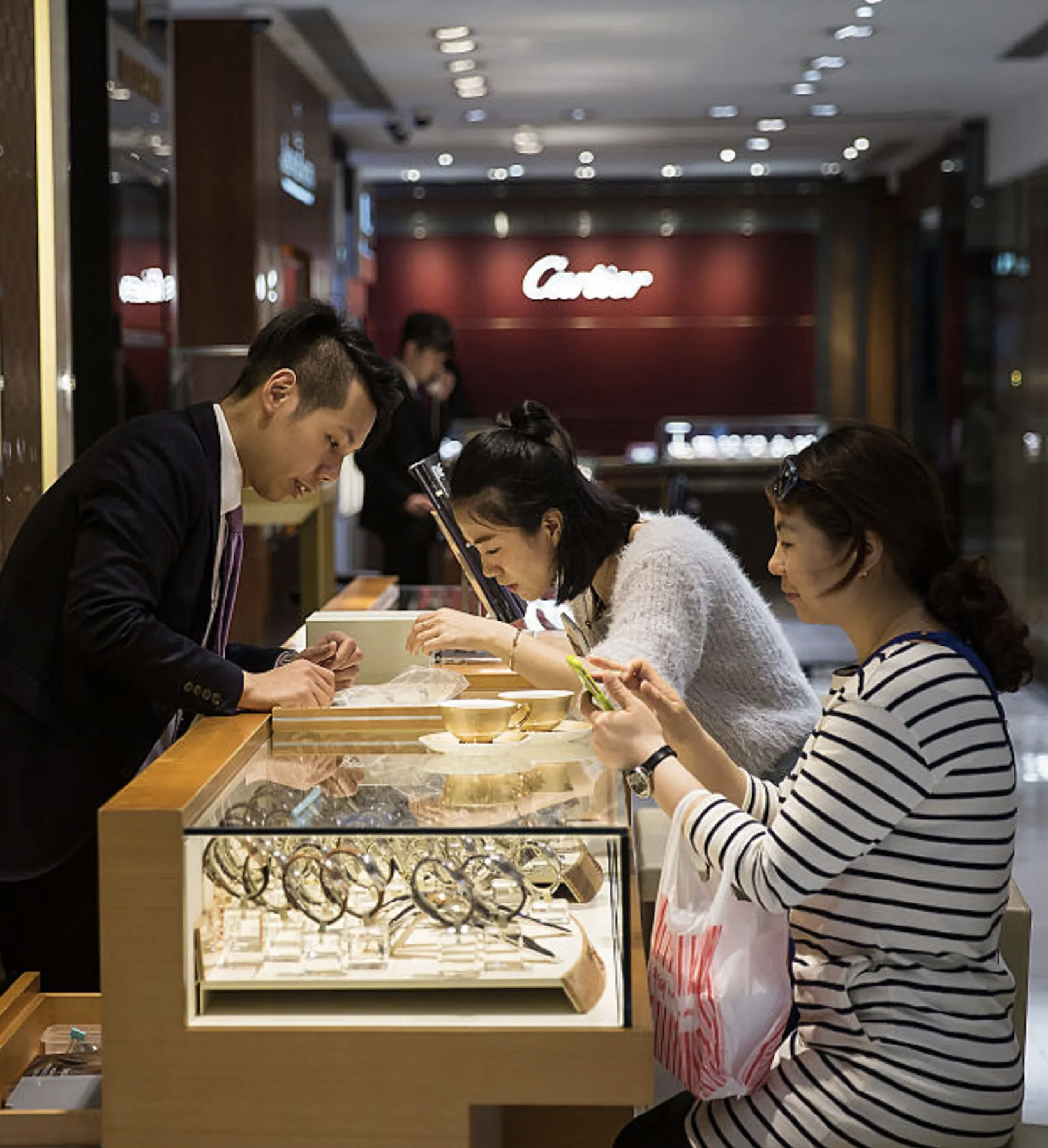 đồng hồ Trung Quốc,  Cartier,  Vacheron Constantin,  IWC,  Jaeger-LeCoultre,  Van Cleef & Arpels,  Jackson Yee ảnh 3 dong ho Trung Quoc,  Cartier,  Vacheron Constantin,  IWC,  Jaeger-LeCoultre,  Van Cleef & Arpels,  Jackson Yee anh 3