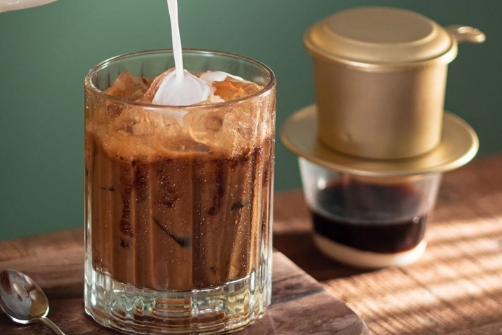 Nguoi Viet sap phai chi 100.000 dong cho mot ly ca phe hinh anh