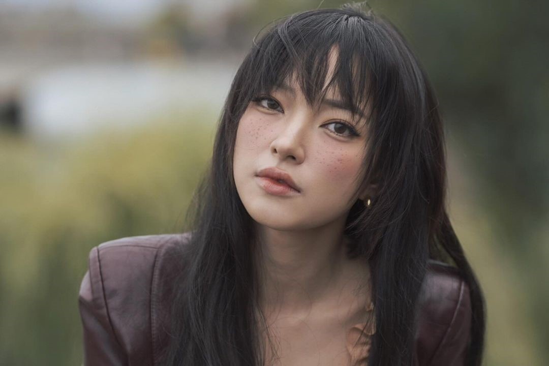 Ban gai Binz ghi diem o tuan le thoi trang hinh anh