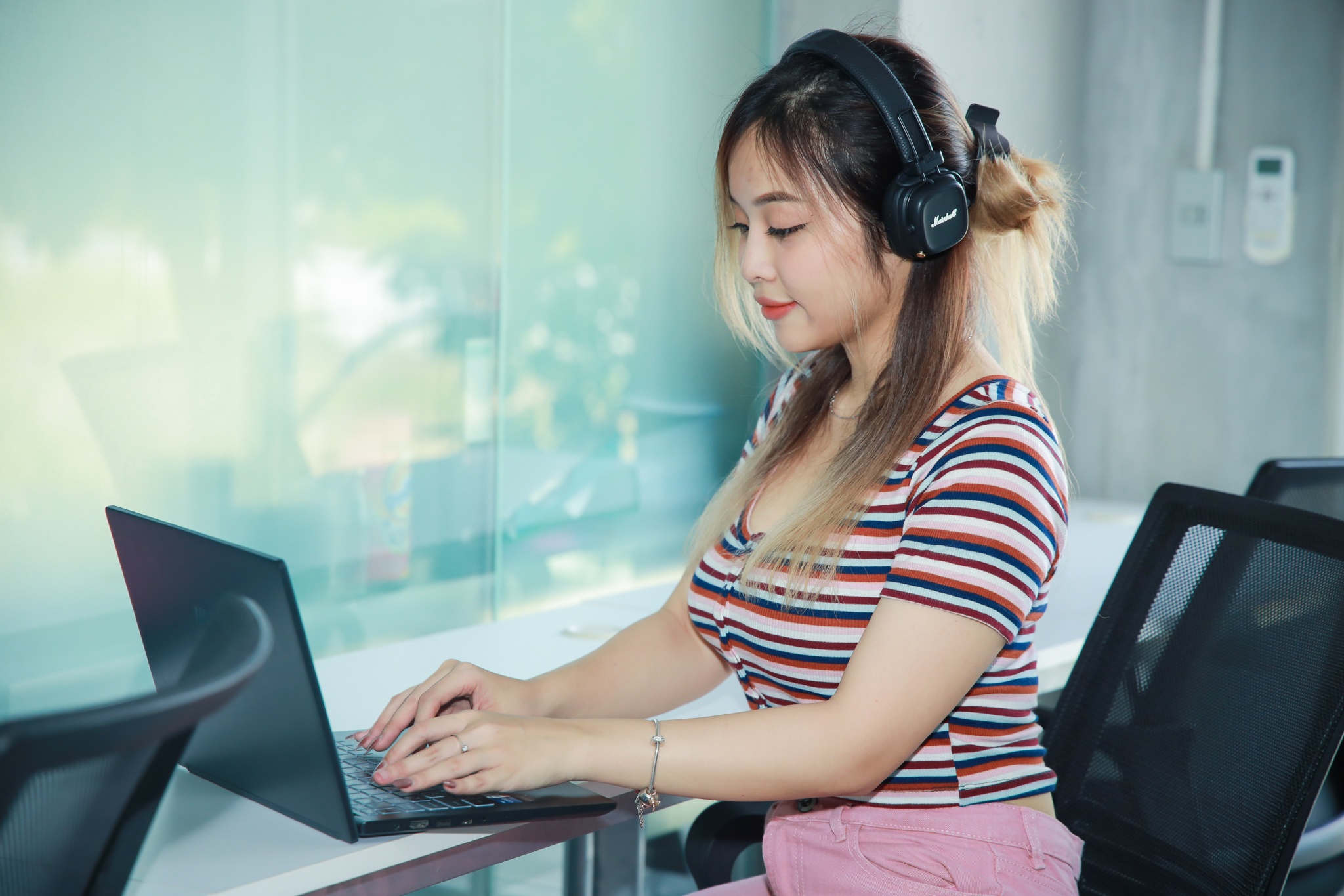 Chi luong 8 so khong du niu chan nhan su TP.HCM hinh anh