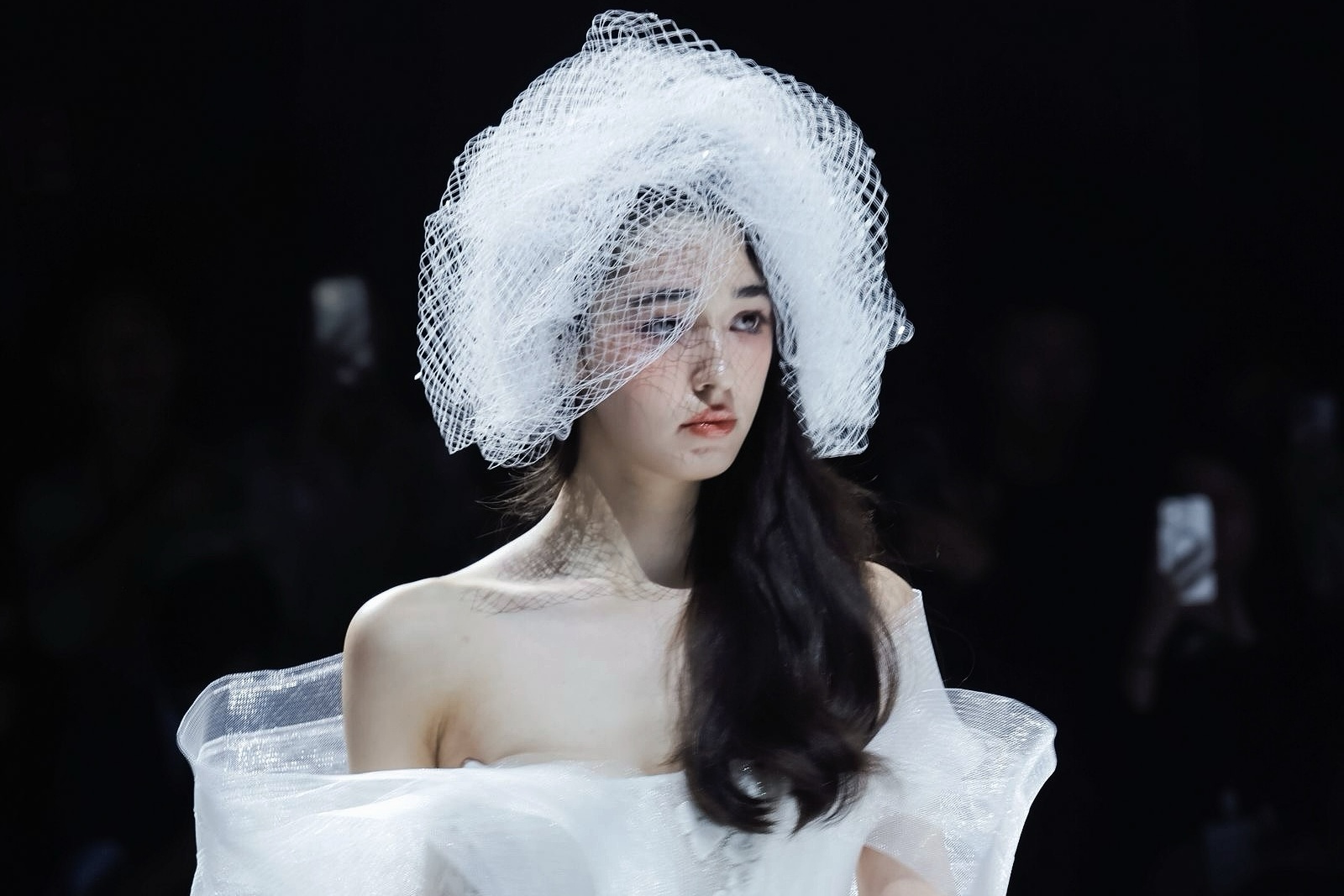 Vay cuoi cua NTK Viet tung bay o Thuong Hai hinh anh