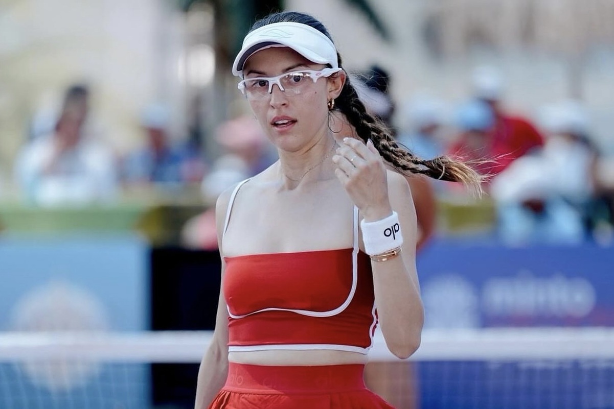 Dan hot girl pickleball mac gi ra san? hinh anh