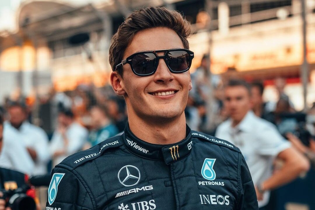 Ly do doi dua F1 Mercedes tim giam doc thoi trang hinh anh