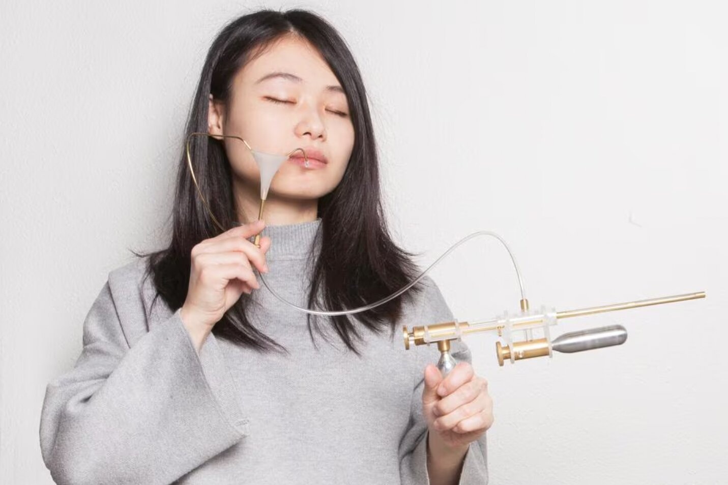 Sinh vien che tao 'sung nuoc mat' vi uat uc voi giao vien hinh anh