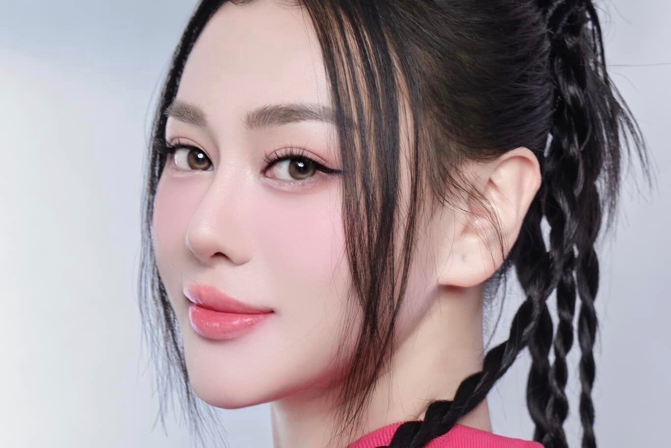 Phuong Oanh khac la hinh anh