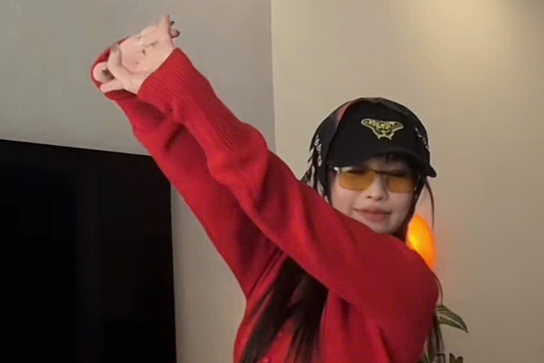 Mac nhu 'ba thim', bat chuoc dieu bo kho hieu cua G-Dragon hinh anh