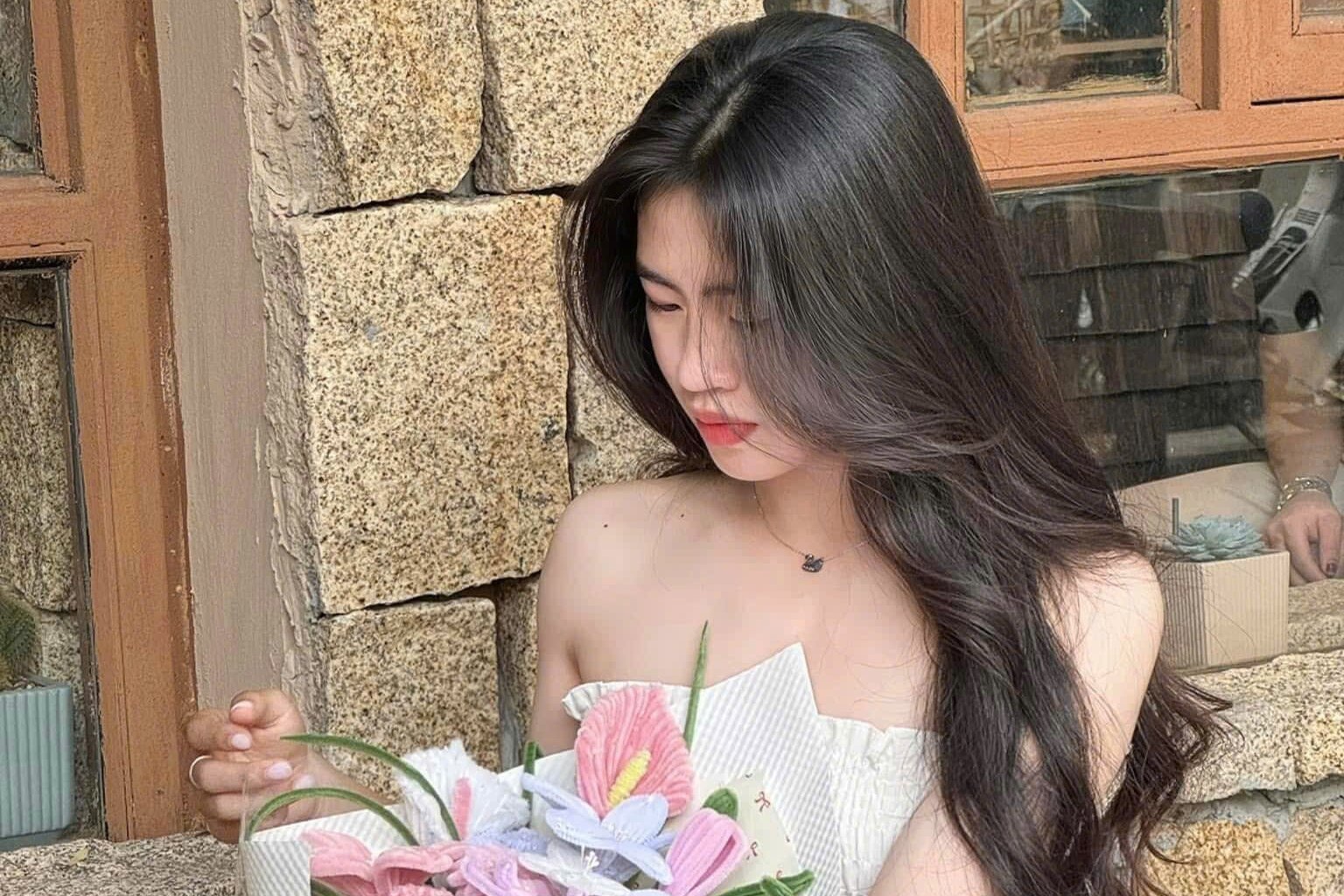 Hot girl bong da Thanh Nha ngay cang goi cam hinh anh