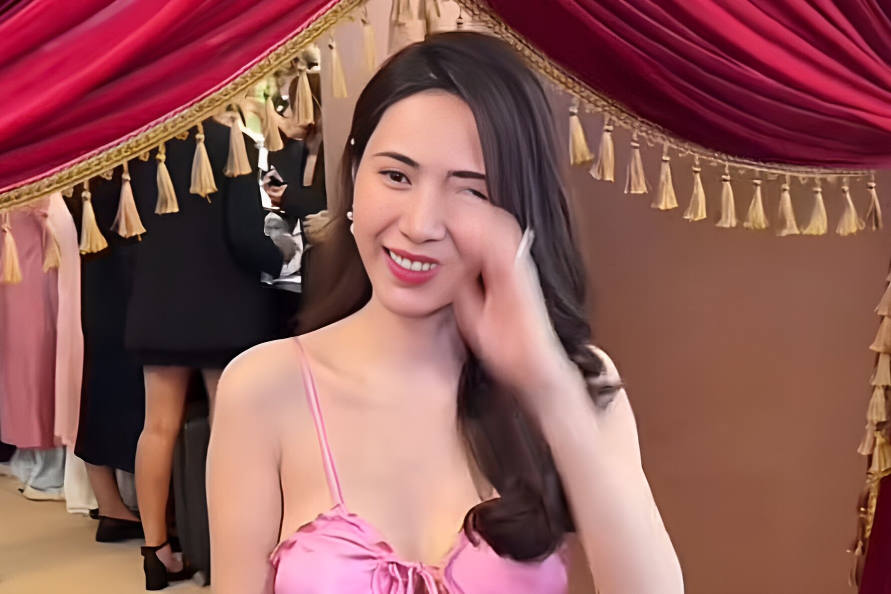 Mot vay ngu gay chia re du luan nam qua hinh anh