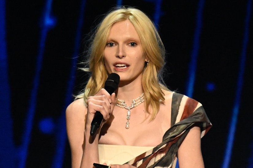 Alex Consani la ai,  nguoi chuyen gioi,  nguoi mau chuyen gioi,  LGBTQ, Giai thuong thoi trang London, Victoria's Secret anh 1