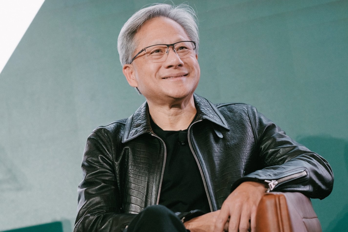 Tai sao CEO Nvidia noi khong voi dong ho? hinh anh