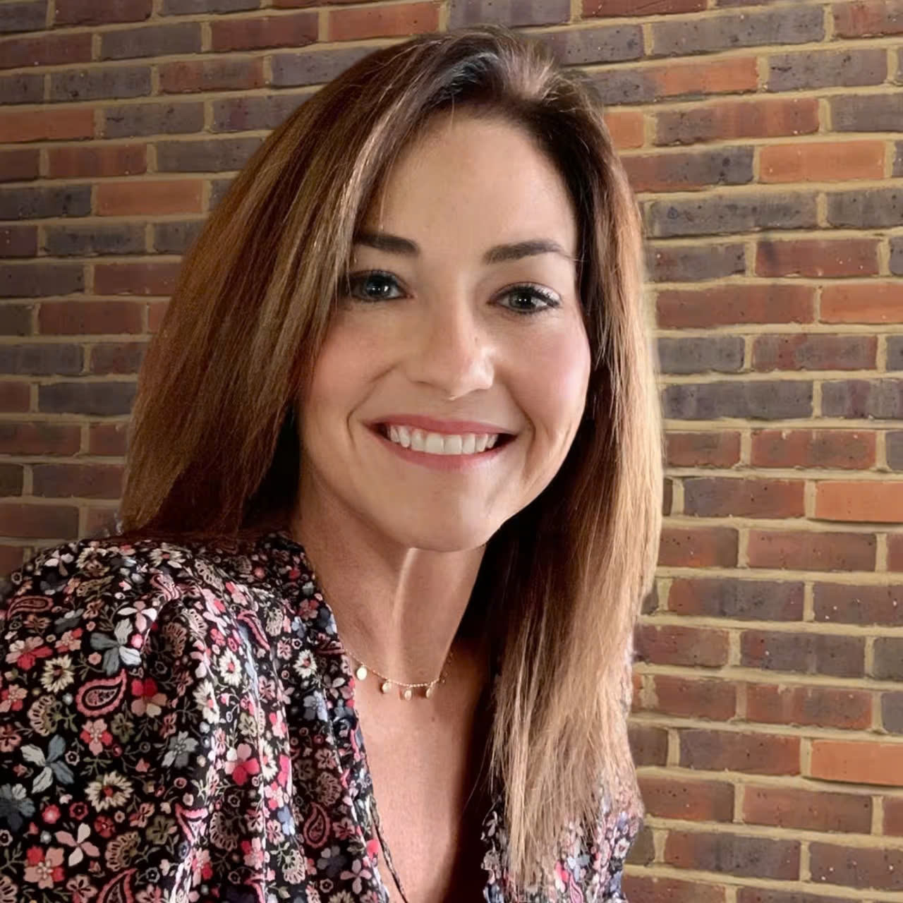 Amazon,  Grindr,  Amazon lam tu xa,  tro lai van phong anh 2