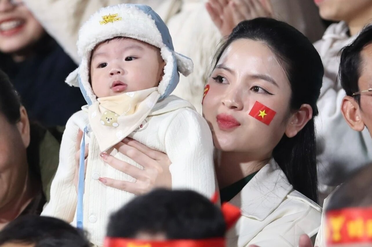 Vo Quang Hai, Van Hau 'ghi ban' tren khan dai hinh anh