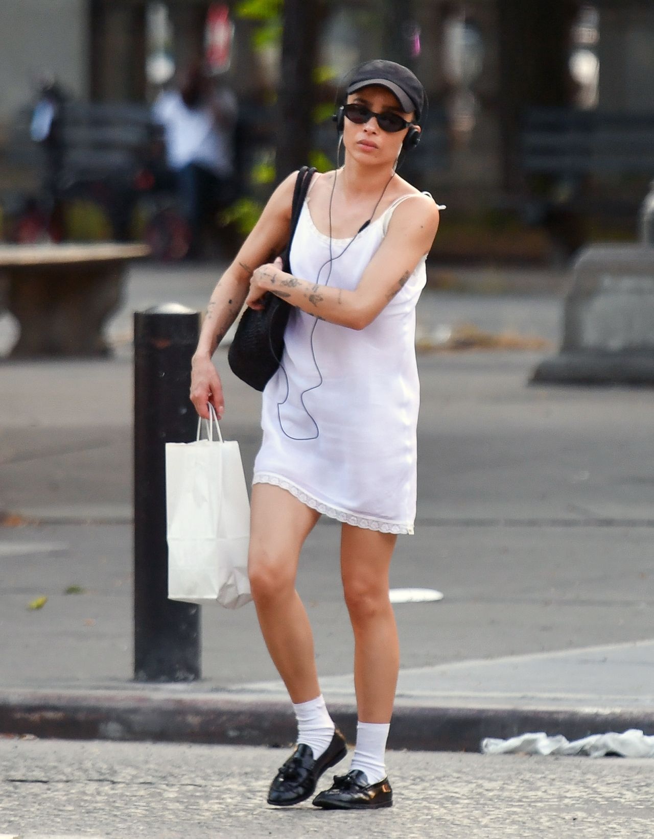 zoe_kravitz_out_in_new_york_06_19_2024_2.jpg