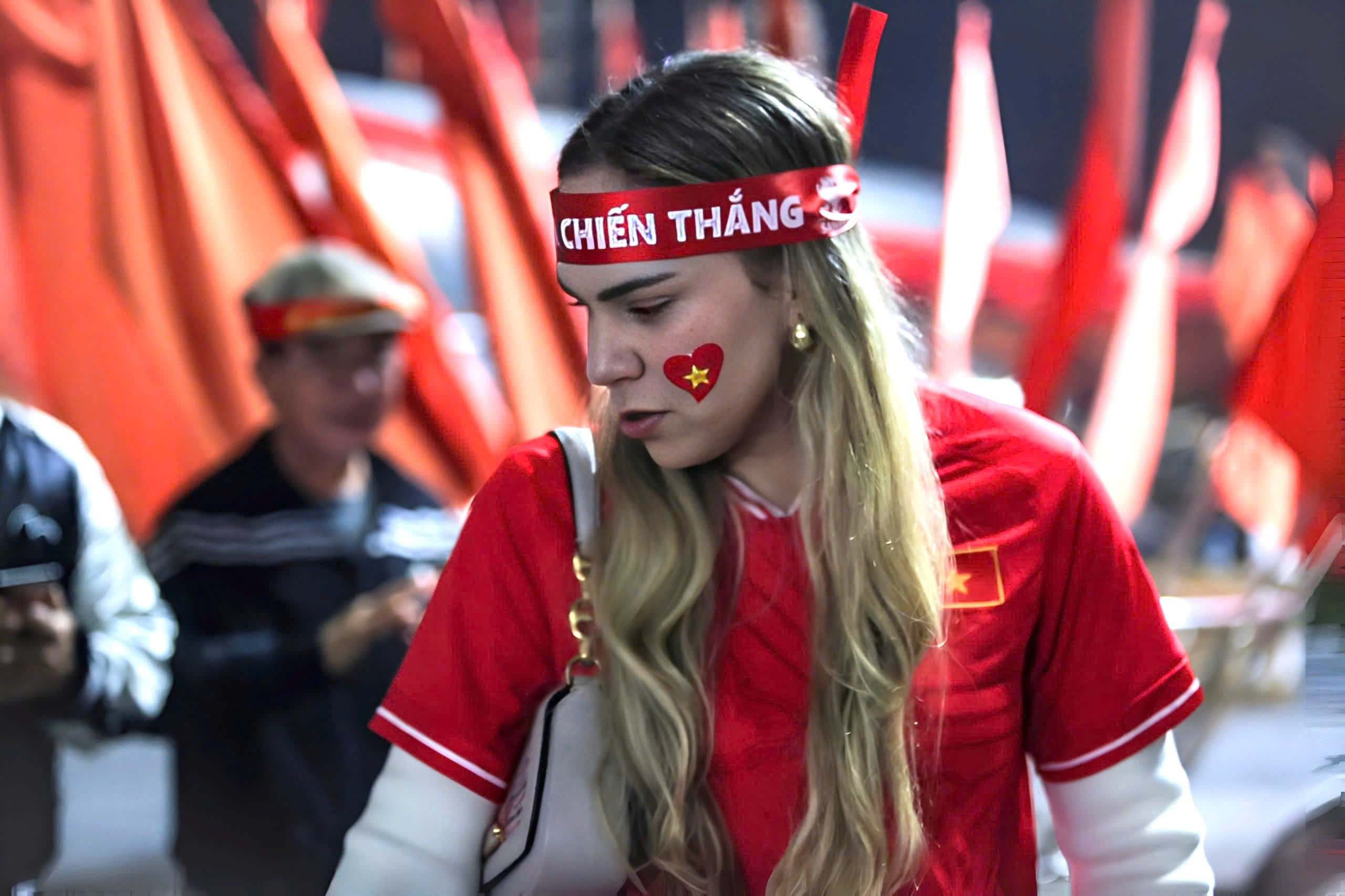 Vo Xuan Son, Quang Hai an mung chien thang truoc Singapore hinh anh