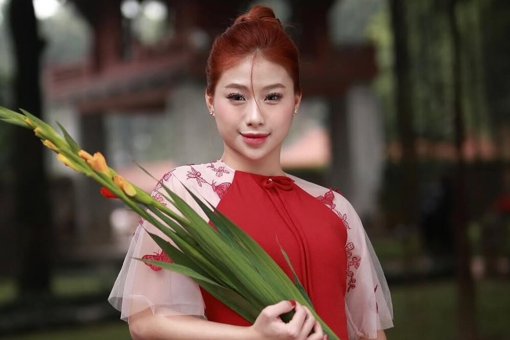 Louis Pham an 12 trai nho duoi gam ban don nam moi hinh anh