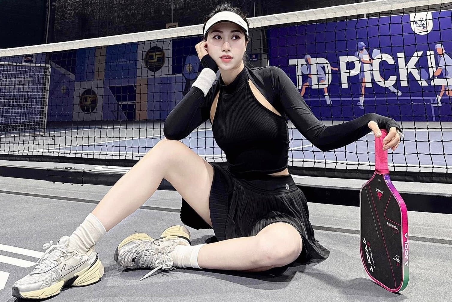 Em gai Van Toan thich choi pickleball hinh anh