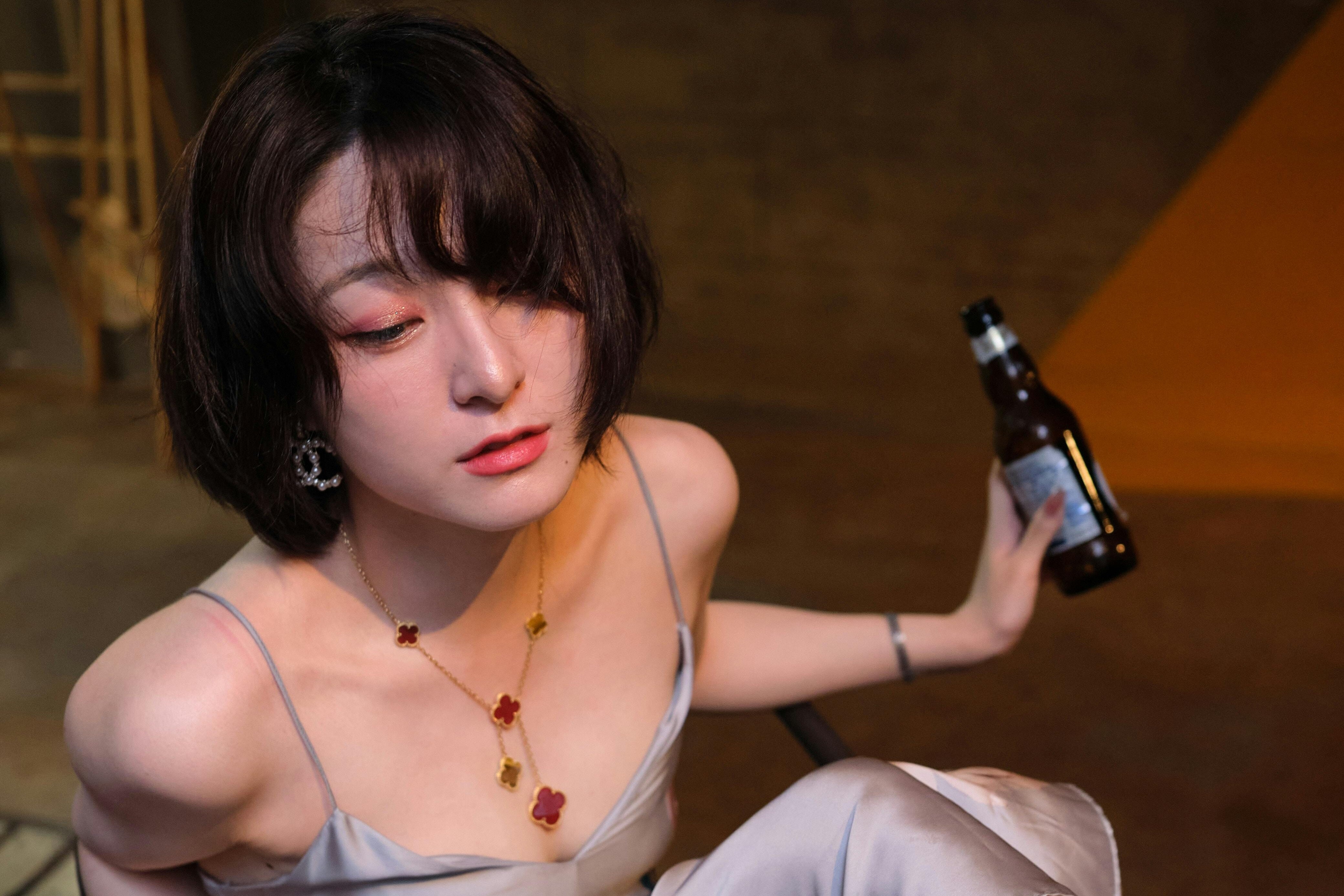 Gioi tre Trung Quoc den bar de hoc bai hinh anh