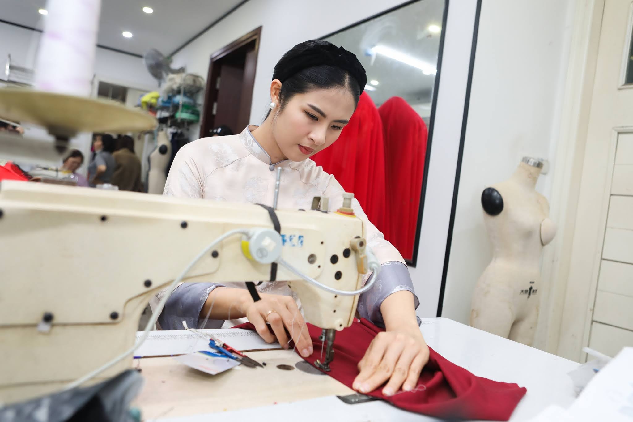 aodai_84_znews.jpg