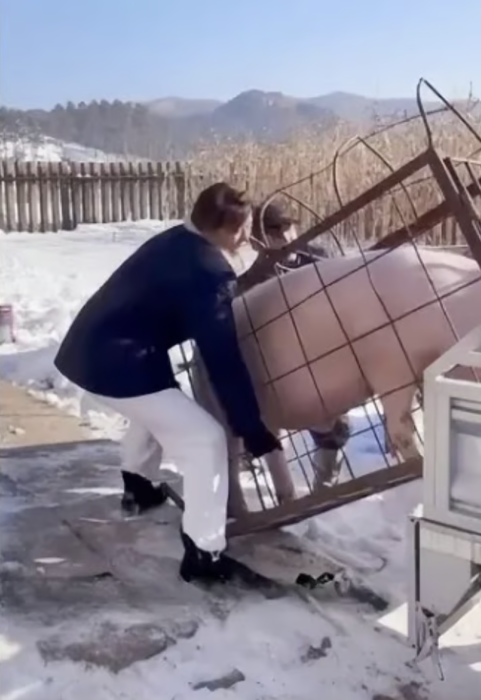 viec lam Trung Quoc,  nguoi tre Trung Quoc,  tiep vien Trung Quoc,  bo pho ve que,  ve que chan lon anh 4