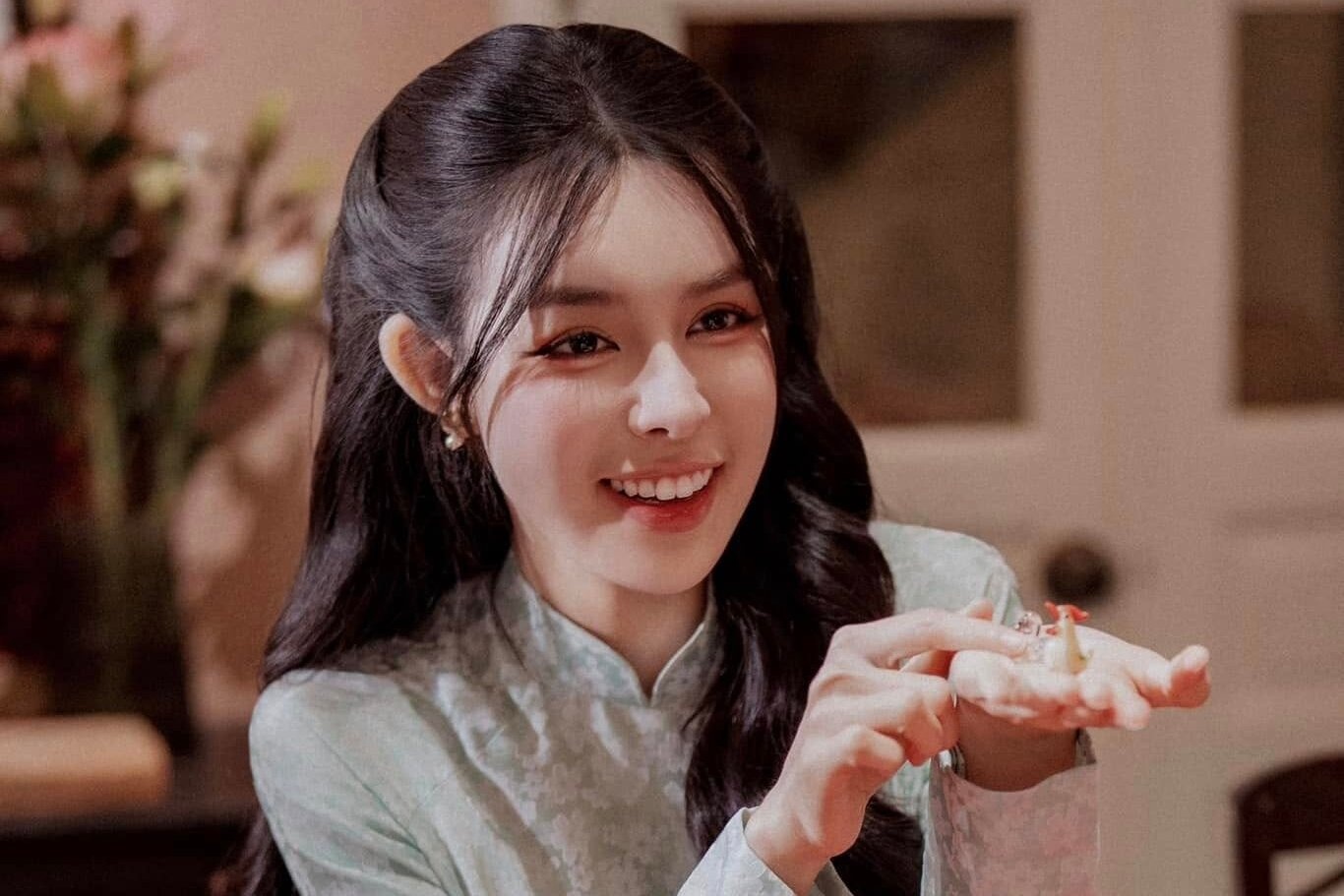 Ban gai Van Thanh khoe duoc li xi 130 trieu dong Mung 2 Tet hinh anh