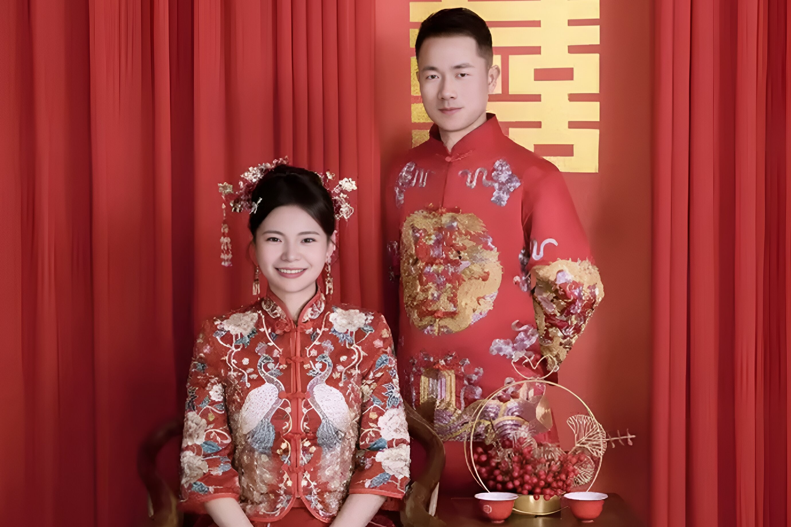 Cap doi Trung Quoc hon nhau 13 tuoi, nen duyen nho tai nan giao thong hinh anh