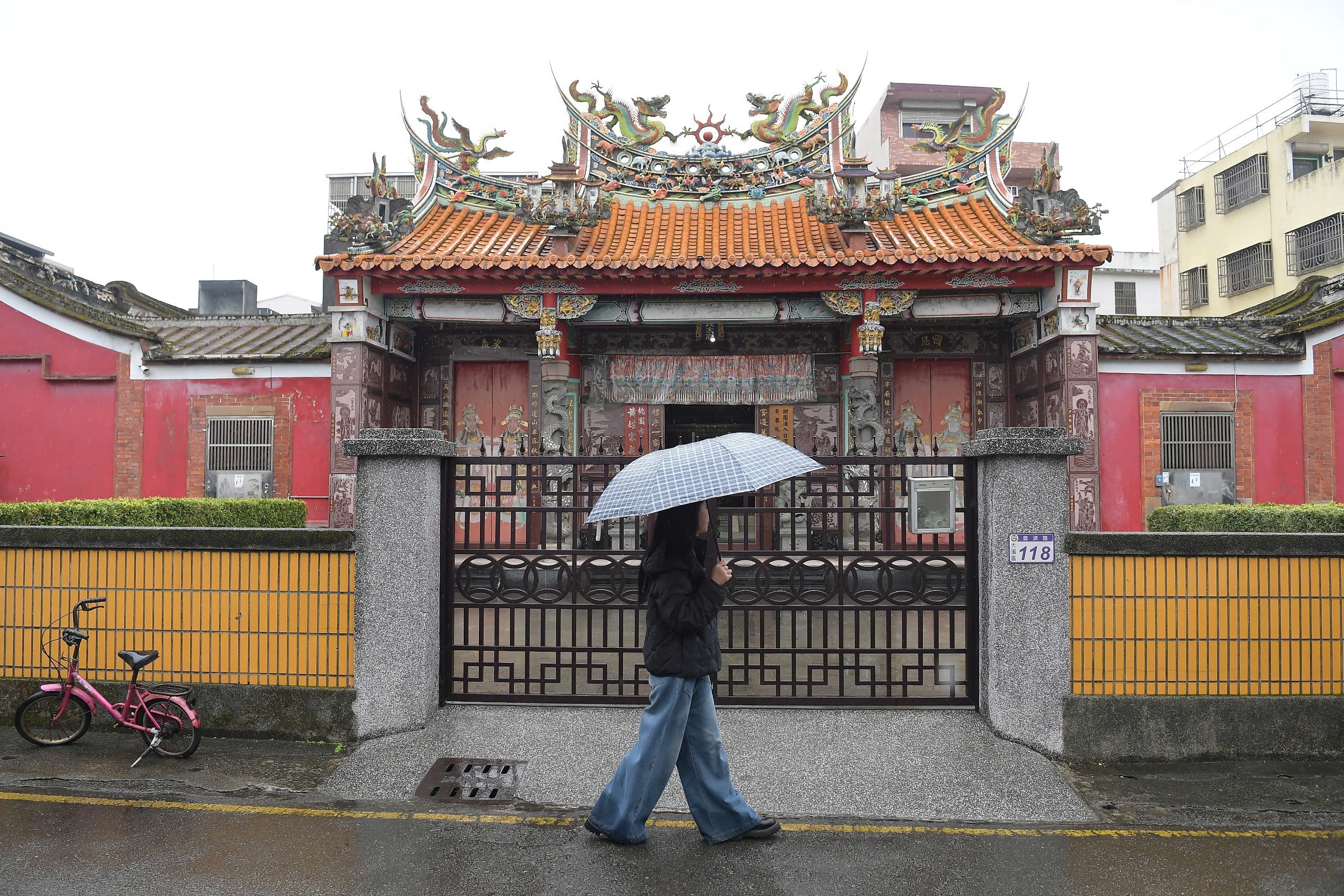 Toi den Dai Loan, nghe chuyen 'Tay Thi ban trau' hinh anh