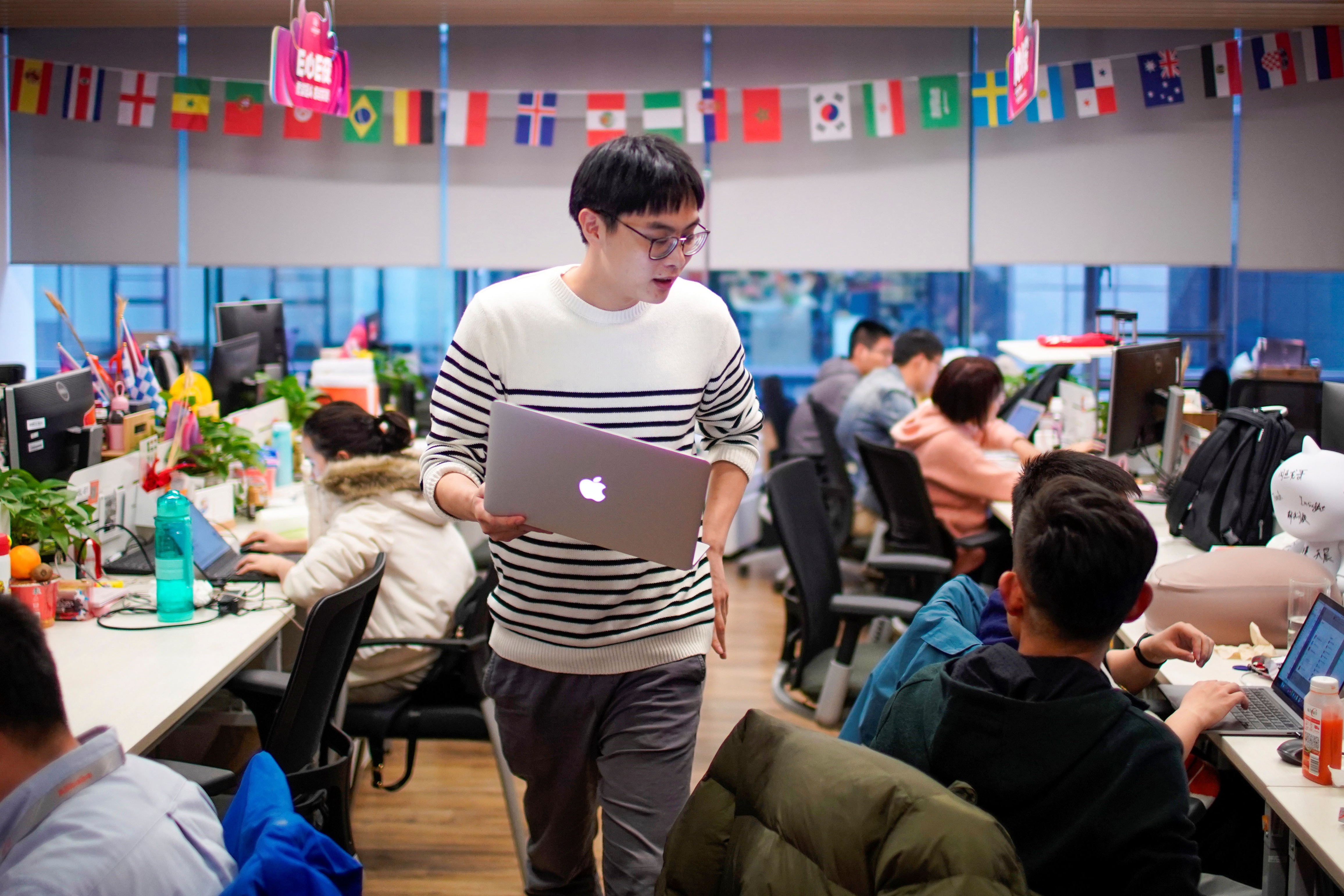 Tap doan Trung Quoc duoi viec nguoi doc than hinh anh