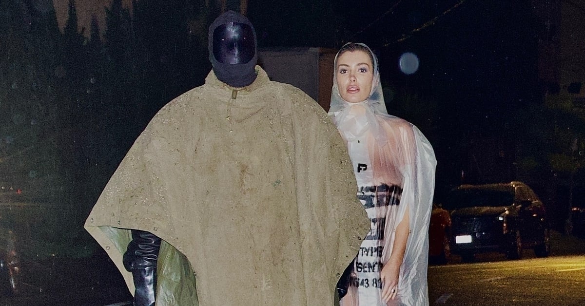 kanyes_wife_bianca_censori_steps_out_in_clear_rai_5_3619_1707239649_7_16x9_7615489.jpeg