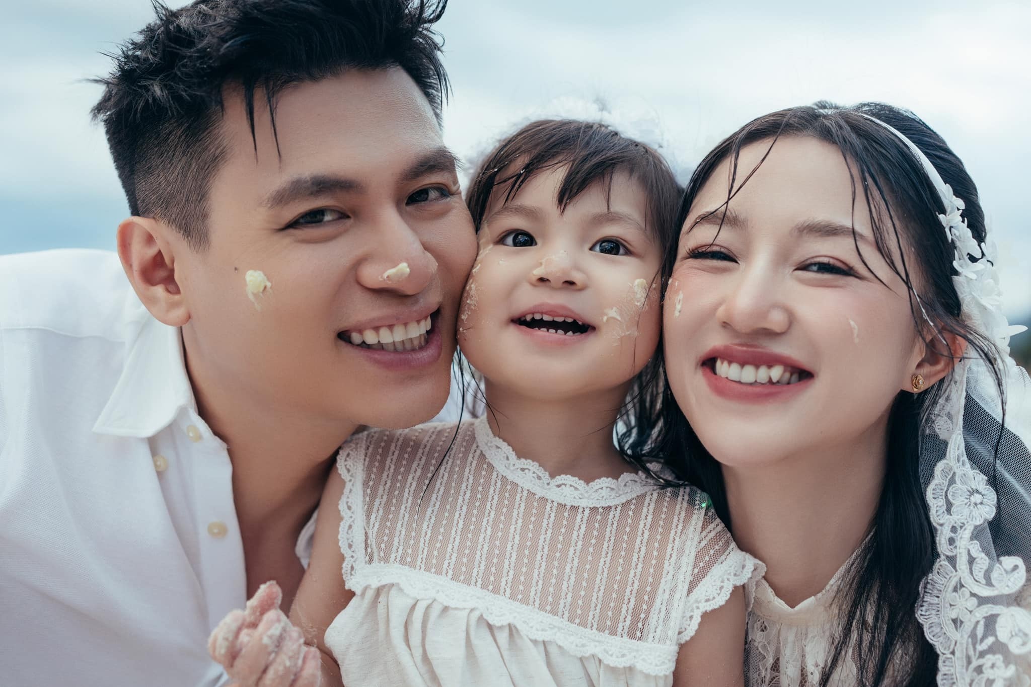 Cap nhan cuoi gan 200 trieu dong cua Salim va chong thieu gia hinh anh